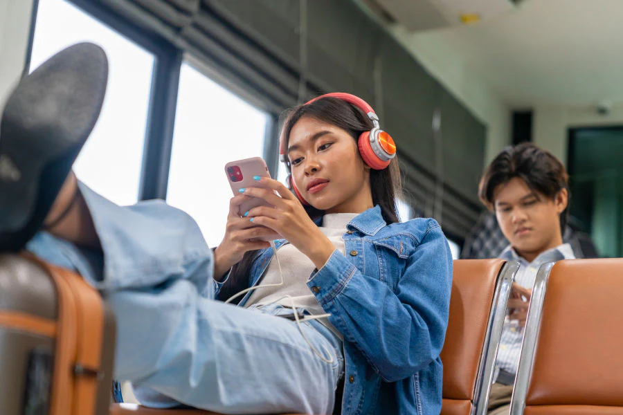 Global Connectivity in One Click